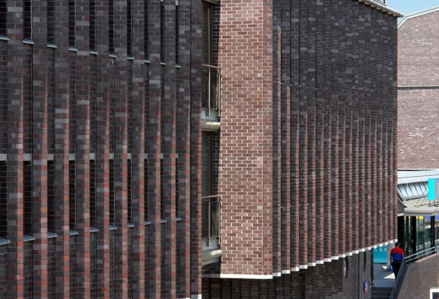 Административное здание з кирпича Adelajda гладкого